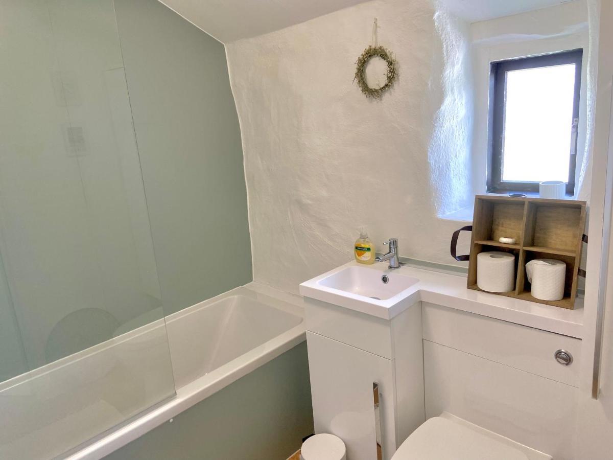 Idyllic Cornish Cottage, Superking Bed, Private Garden Dogs Welcome Truro Exterior photo